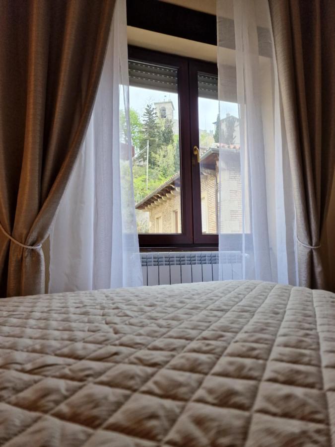 Hotel La Rocca Сан Марино Екстериор снимка