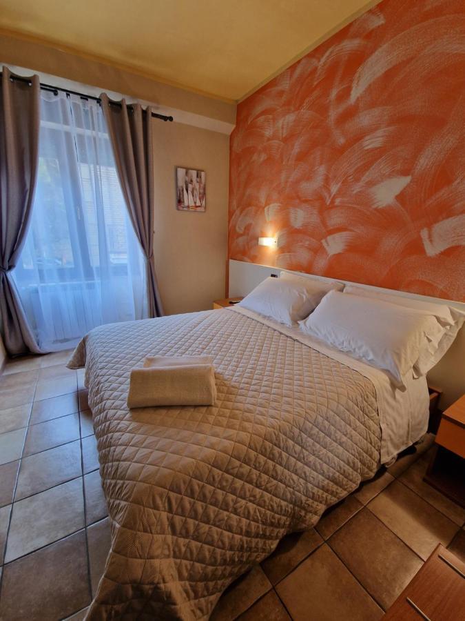 Hotel La Rocca Сан Марино Екстериор снимка