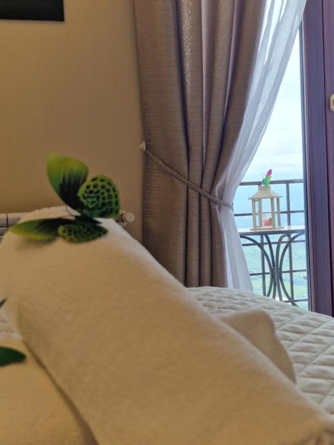 Hotel La Rocca Сан Марино Екстериор снимка