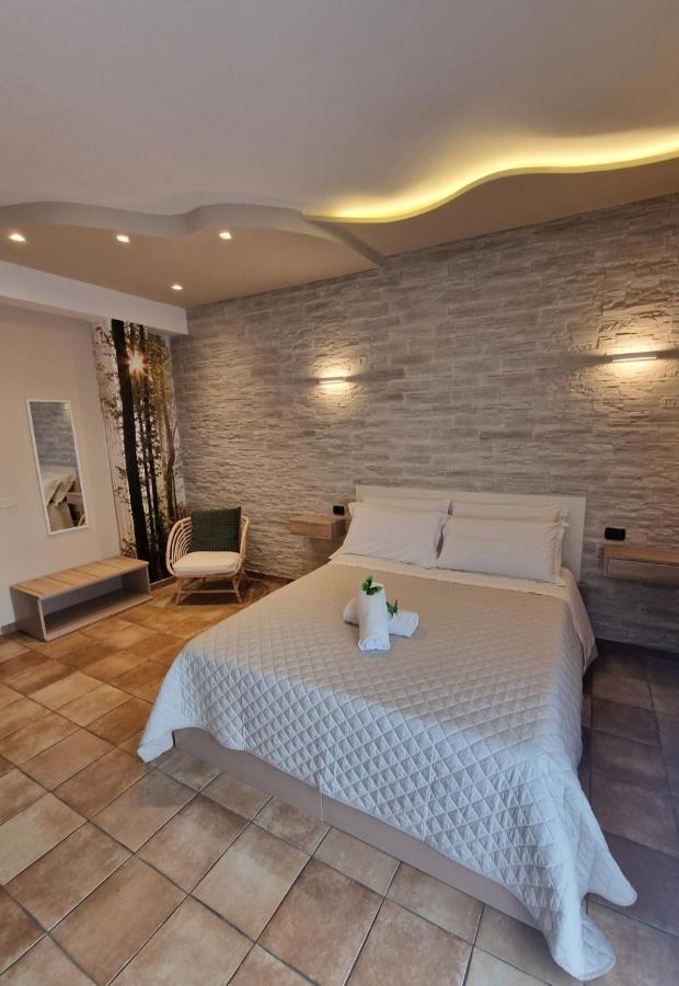Hotel La Rocca Сан Марино Екстериор снимка