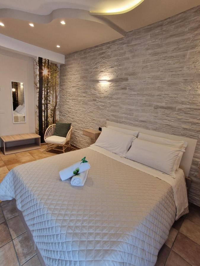 Hotel La Rocca Сан Марино Екстериор снимка